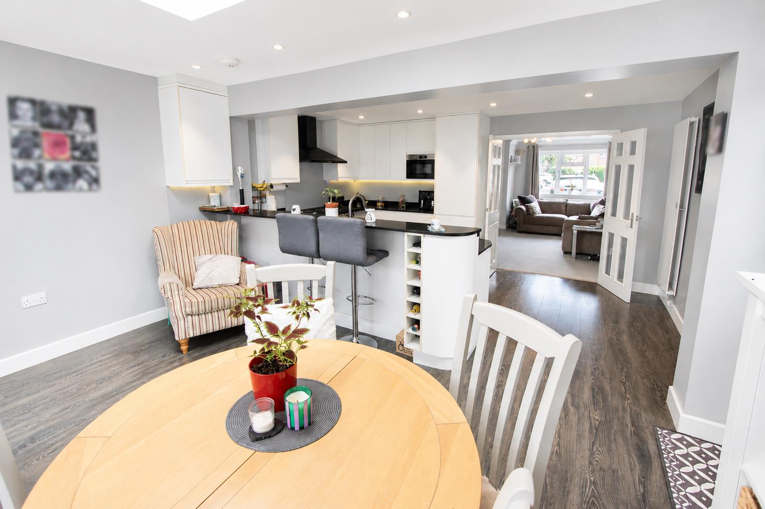 3 bed property in Amberwood Close, Wallington